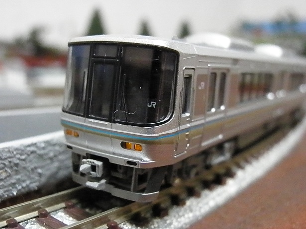 カトー ＪＲ西日本２２３系１０００番台 入線 - 鉄道模型趣味の備忘録
