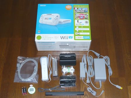 Wii U すぐに遊べるファミリープレミアムセット+Wii Fit U 届く 