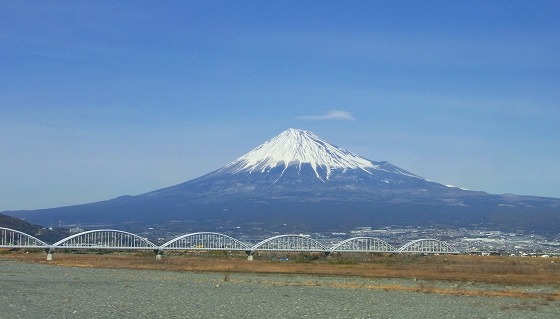 130217新幹線から富士山