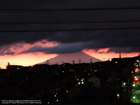 夕焼け富士山のシルエット